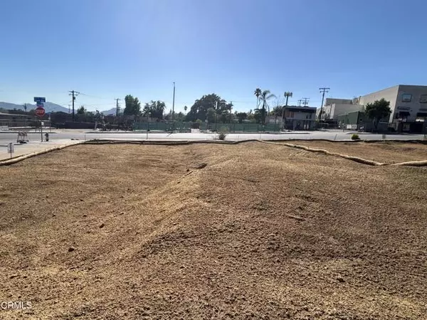 Altadena, CA 91001,2490 Lake Avenue