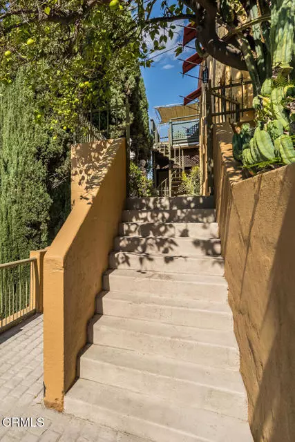 Los Angeles, CA 90029,962 N Hoover Street