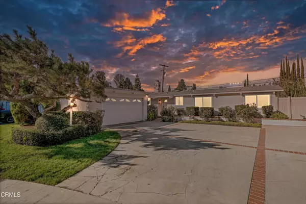 4933 Bruges Avenue, Woodland Hills (los Angeles), CA 91364
