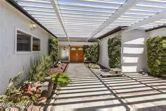 La Crescenta, CA 91214,2708 Pinelawn Drive