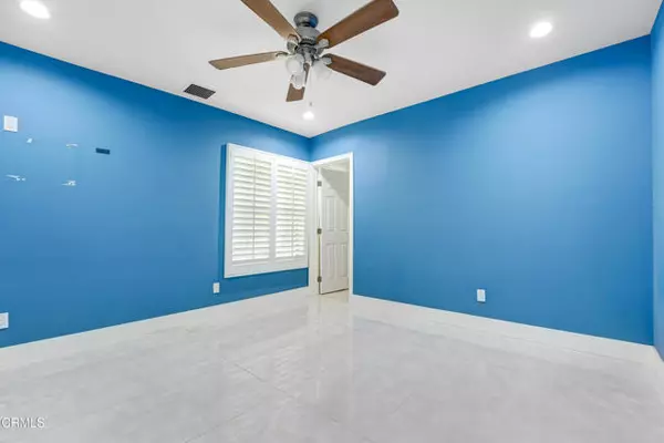 Granada Hills (los Angeles), CA 91344,10530 Rubio Avenue