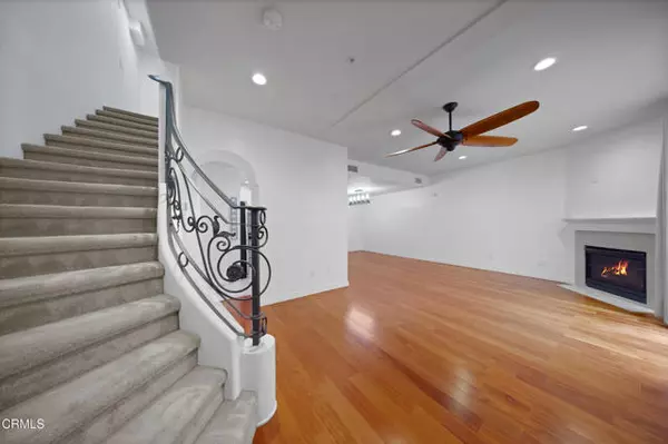 Valley Village, CA 91607,4732 Radford Avenue #8