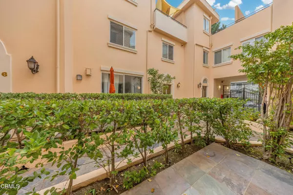 Valley Village, CA 91607,4732 Radford Avenue #8