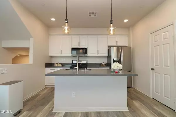 Harbor City (los Angeles), CA 90710,24847 Whaler Way