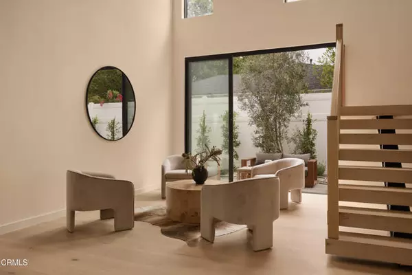 Los Angeles, CA 91602,11638 Kling Street