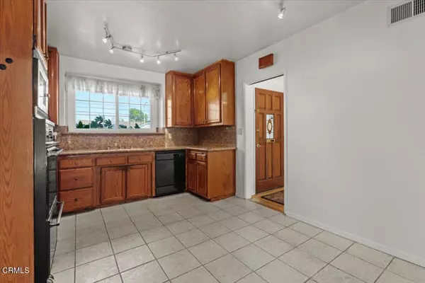 Northridge (los Angeles), CA 91324,18746 Plummer Street