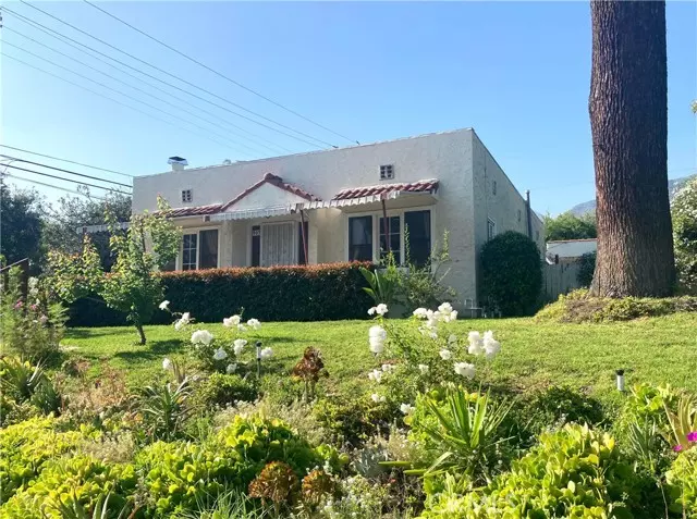 Altadena, CA 91001,907 E Poppyfields Drive