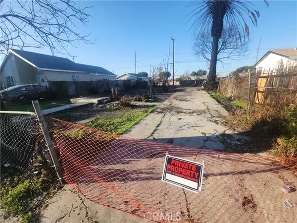 Compton, CA 90220,1433 W 151 Street