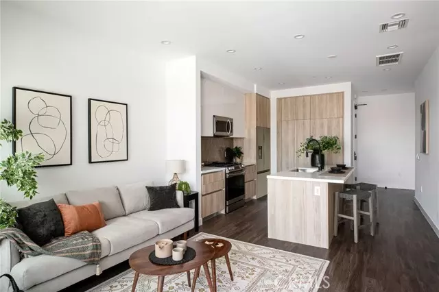 Los Angeles, CA 90012,118 Astronaut Ellison S Onizuka Street #504