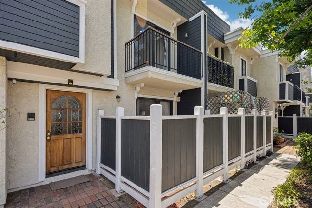 Pasadena, CA 91101,434 S Los Robles Avenue #4