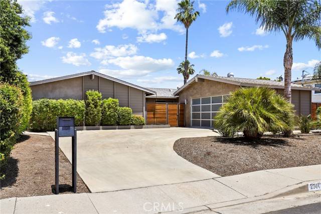 23441 Aetna Street, Woodland Hills (los Angeles), CA 91367