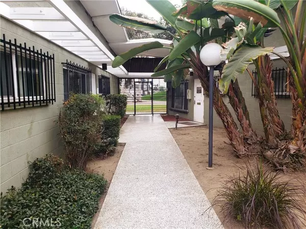 Inglewood, CA 90305,8473 S Van Ness Avenue