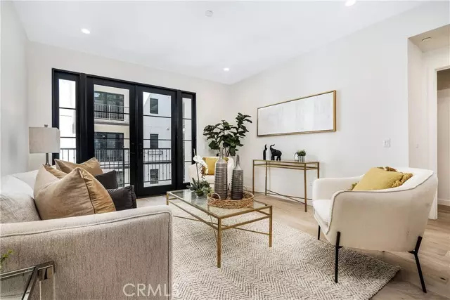 1333 S Orange Grove Avenue #201, Los Angeles, CA 90019