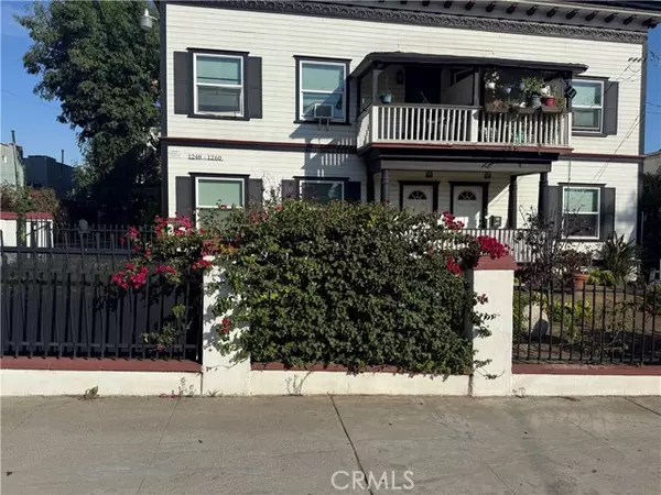 Pasadena, CA 91103,1254 N Raymond Avenue