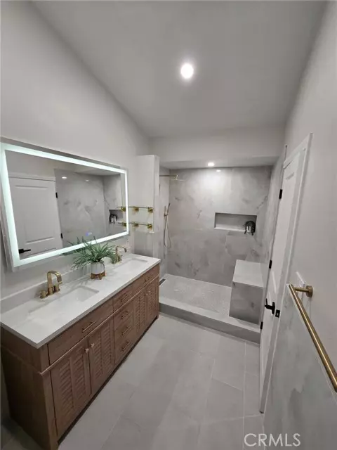 Lake Forest (el Toro), CA 92630,25052 Calle Arenal