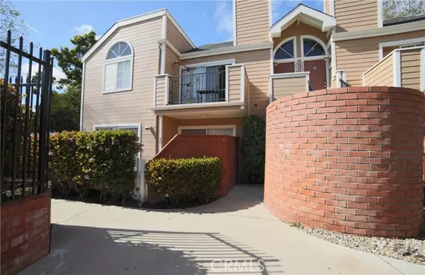 2416 Village, Santa Maria, CA 93455