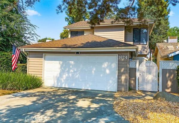 1624 E Castleview, Visalia, CA 93292