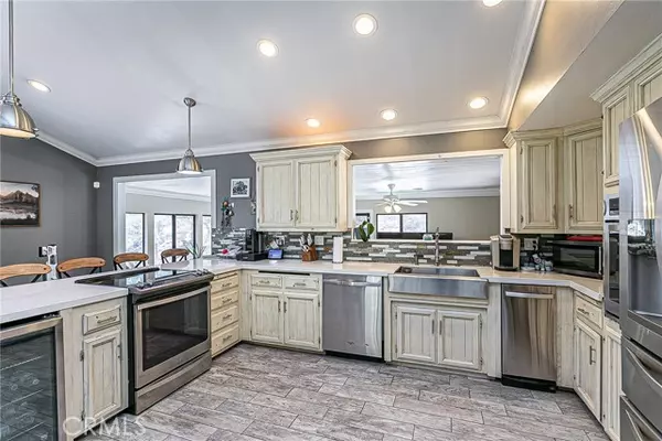 Santa Maria, CA 93455,1372 E Clark Avenue