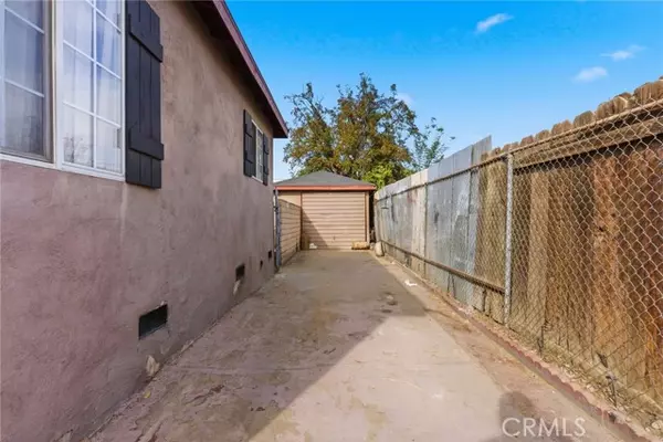 Bakersfield, CA 93307,204 E Brundage