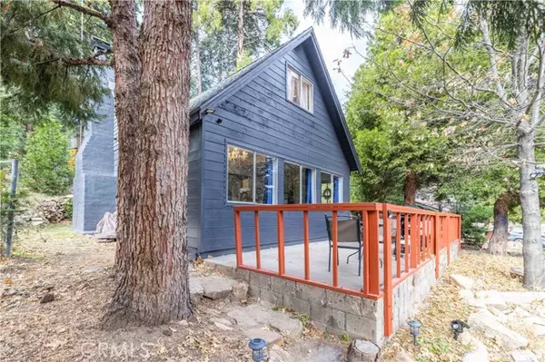 Running Springs, CA 92382,31771 Christmas Tree Lane