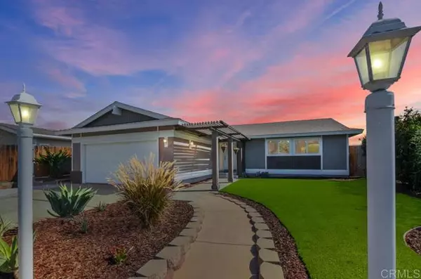 8607 Carlton Oaks Drive, Santee, CA 92071