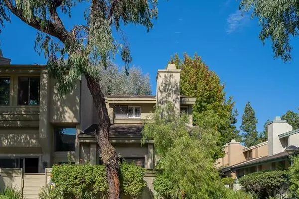 3264 Caminito Eastbluff #104, La Jolla (san Diego), CA 92037