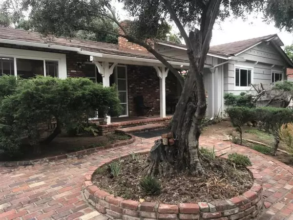 13509 E Lakeview Rd, Lakeside, CA 92040