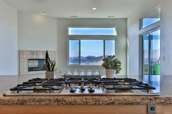 352 Old Stagecoach Run, Alpine, CA 91901