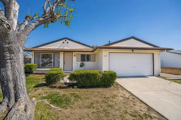 10155 Gem Tree Way, Santee, CA 92071