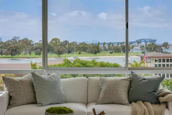 1810 Avenida del Mundo #203, Coronado, CA 92118