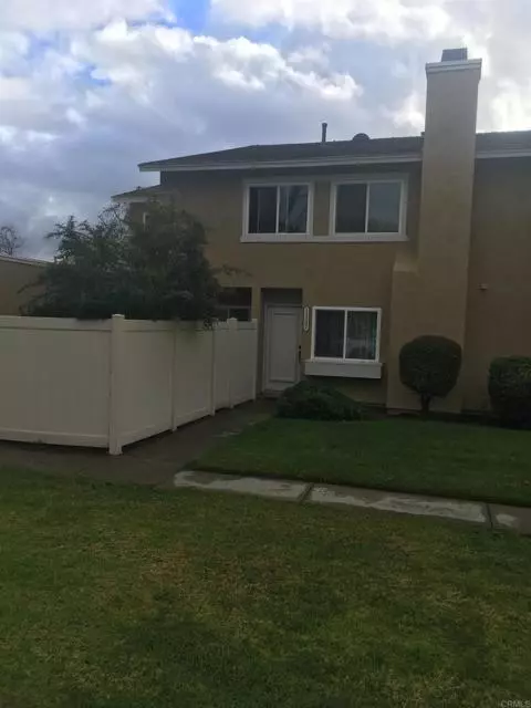 13207 Holly Tree Ln, Poway, CA 92064