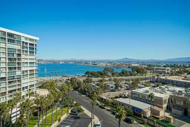 Coronado, CA 92118,1830 Avenida del Mundo #1112