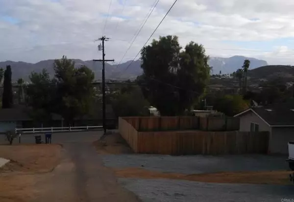 8670 Gardena Road, Lakeside, CA 92040