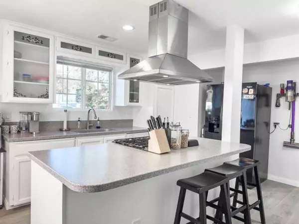 10724 Oak Creek Drive, Lakeside, CA 92040