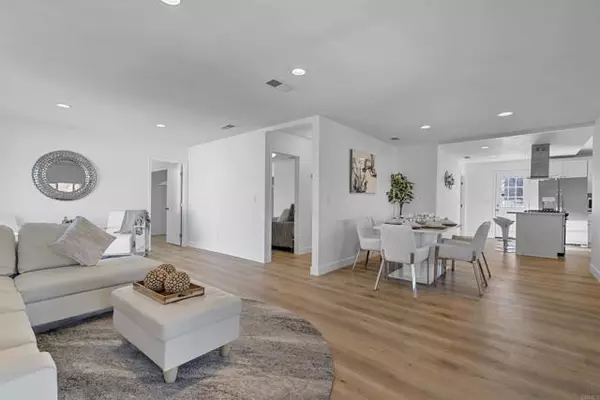 8821 Almond Road, Lakeside, CA 92040