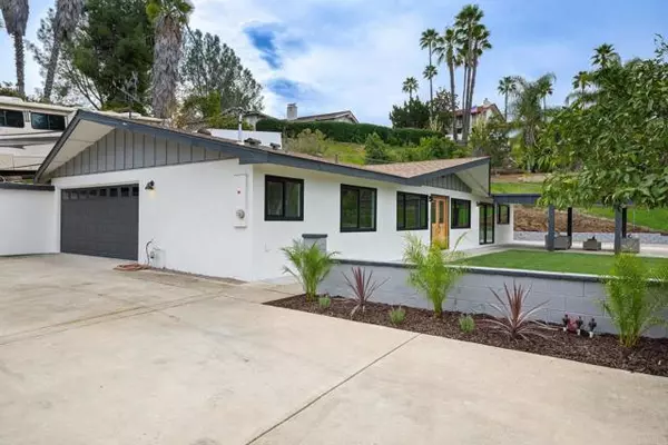 12367 Gay Rio Drive, Lakeside, CA 92040