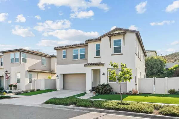 8930 Trailridge Avenue, Santee, CA 92071