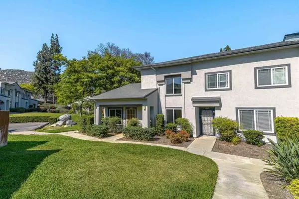 10628 Queen Jessica Ln, Santee, CA 92071