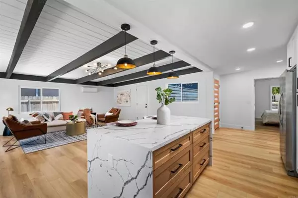 11122 Meadow Terrace Drive, Santee, CA 92071