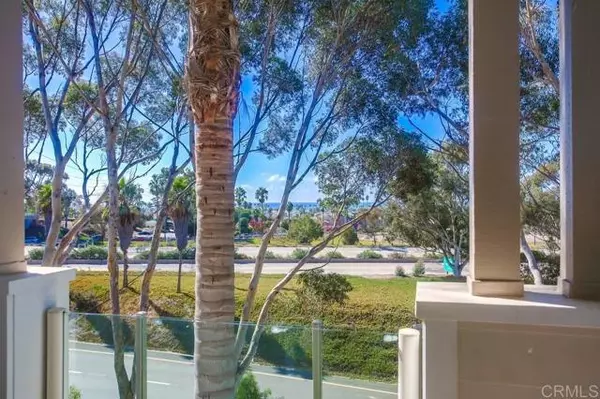 Oceanside, CA 92054,805 Harbor Cliff Way #214