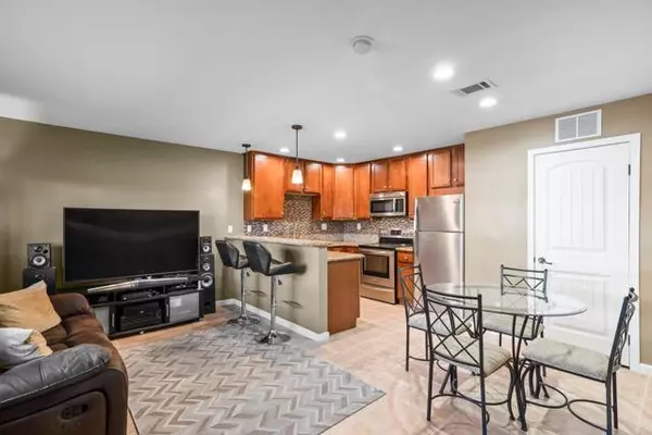 213 Westlake Drive #6, San Marcos, CA 92069