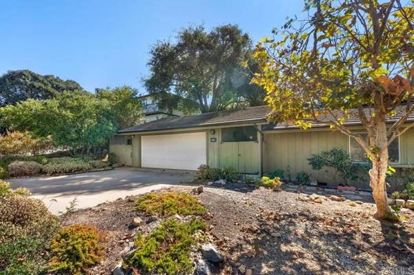 9817 Sage Hill Way, Escondido, CA 92026