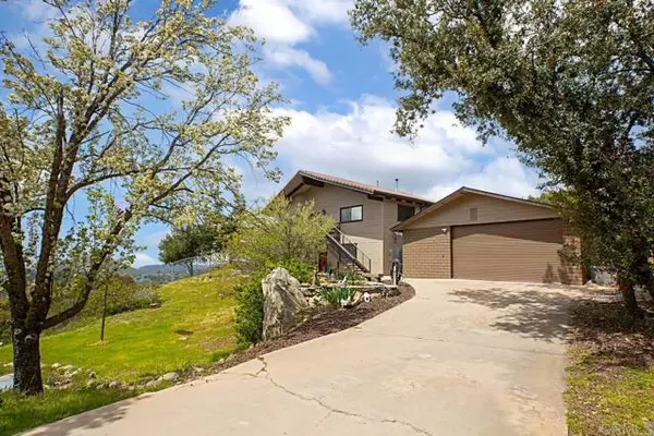 Descanso, CA 91916,10525 BOULDER CREEK Road