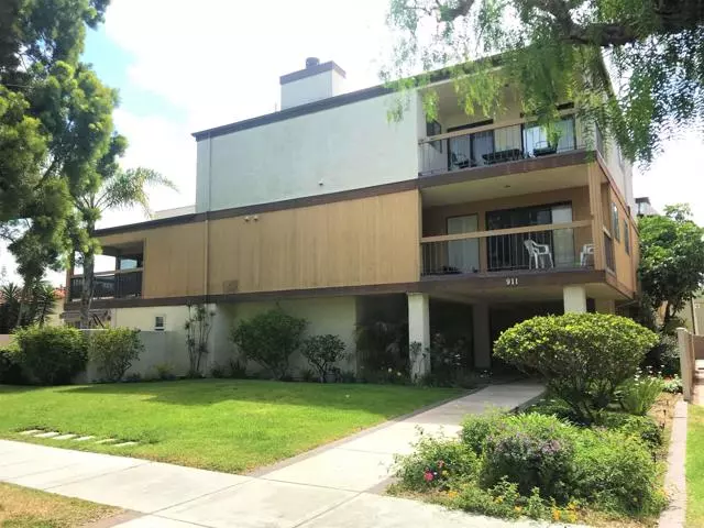 Coronado, CA 92118,911 E Avenue #203