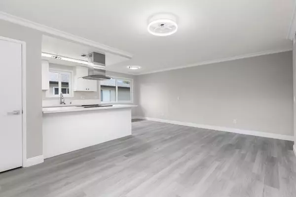 Santee, CA 92071,9857 MISSION GORGE RD #4