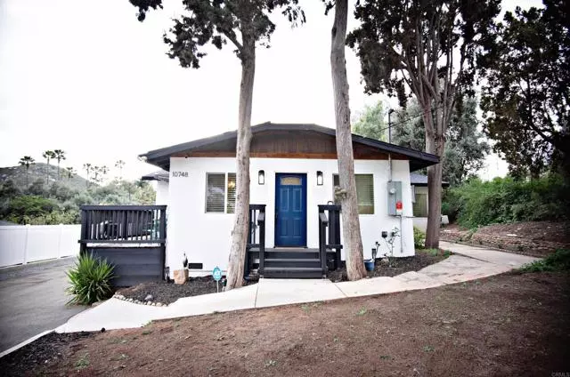 Lakeside, CA 92040,10748 Palm Row