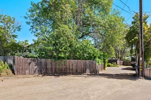 El Cajon, CA 92019,2215 Euclid Ave
