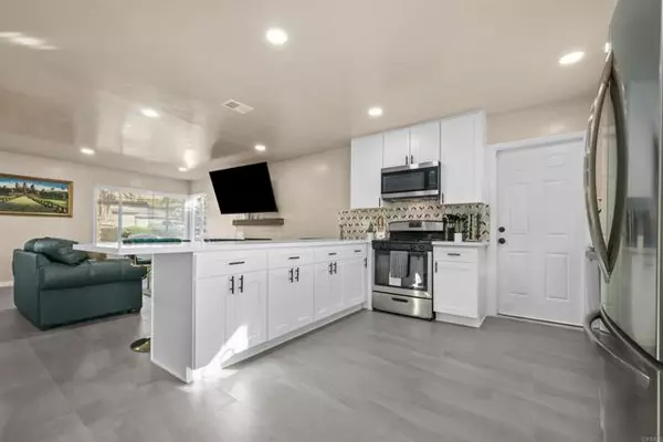 El Cajon, CA 92021,8543 Via Consuelo