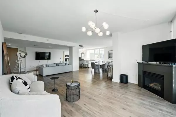 San Diego, CA 92101,510 First Ave #402