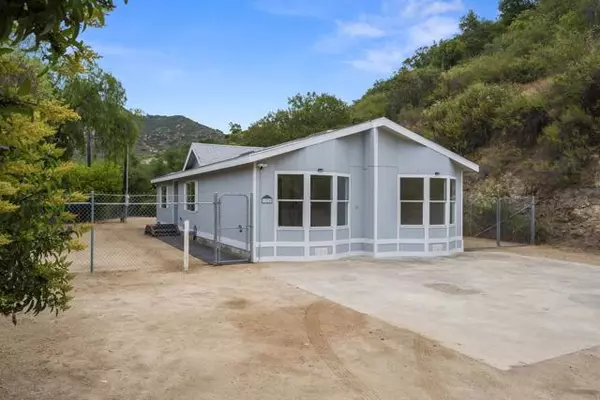 1020 Silverbrook Drive, El Cajon, CA 92019